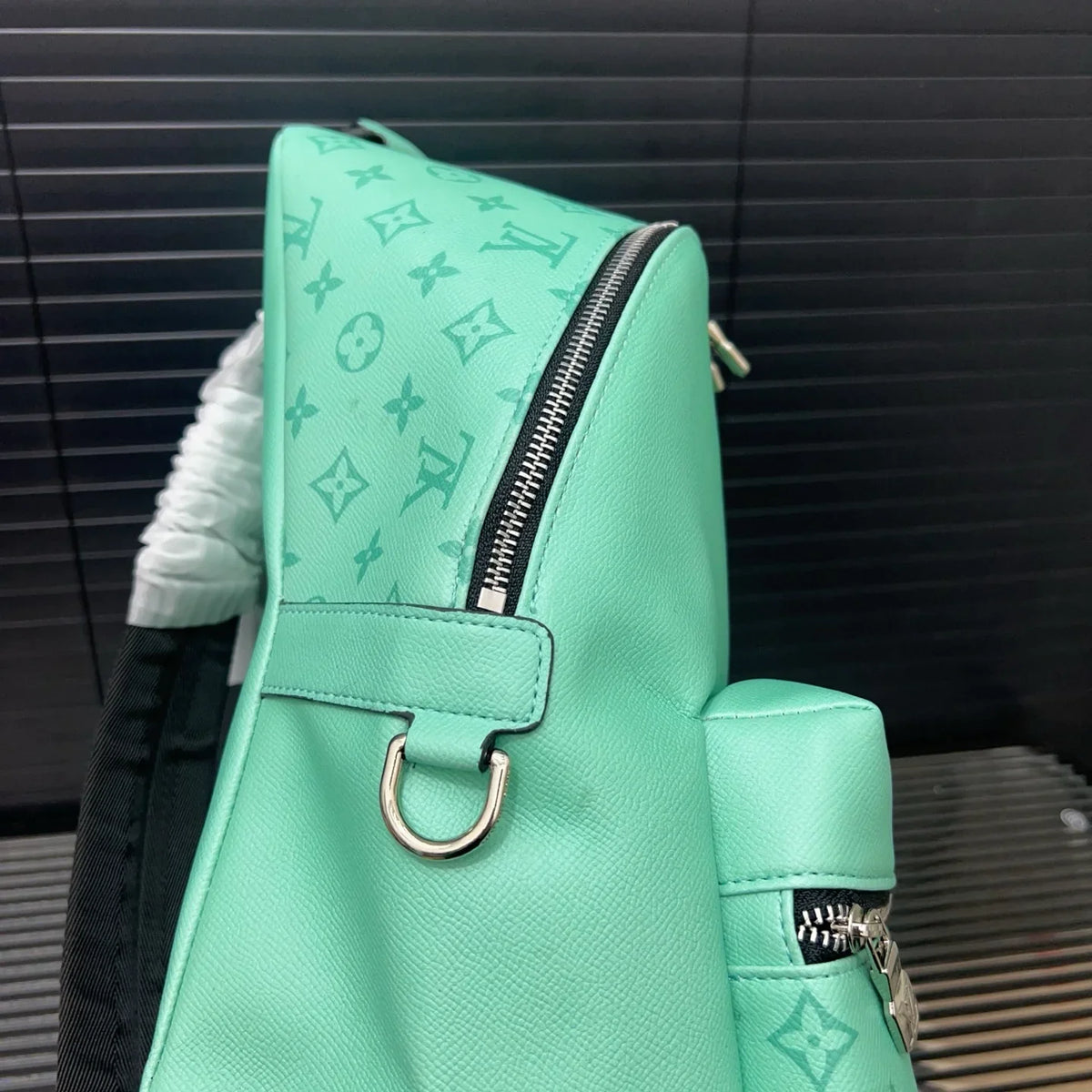 Louis Vuitton - bag