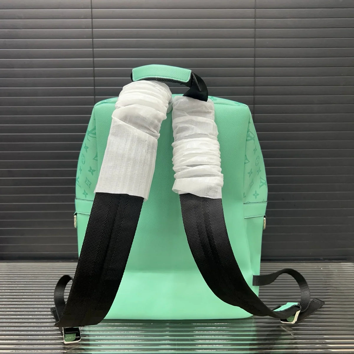 Louis Vuitton - bag