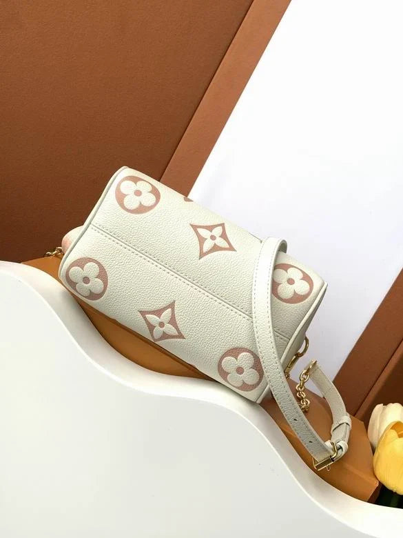 Louis Vuitton - bag