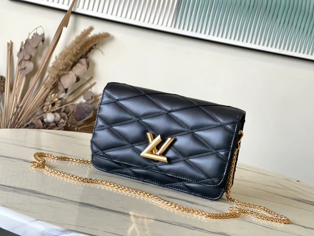 Louis Vuitton - bag