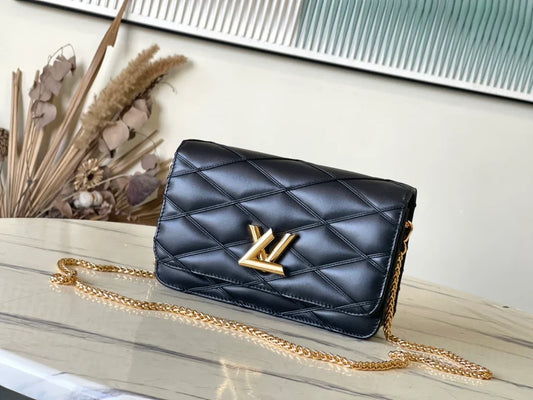 Louis Vuitton - bag