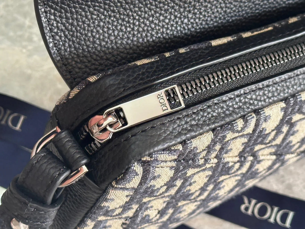 Dior - handbag