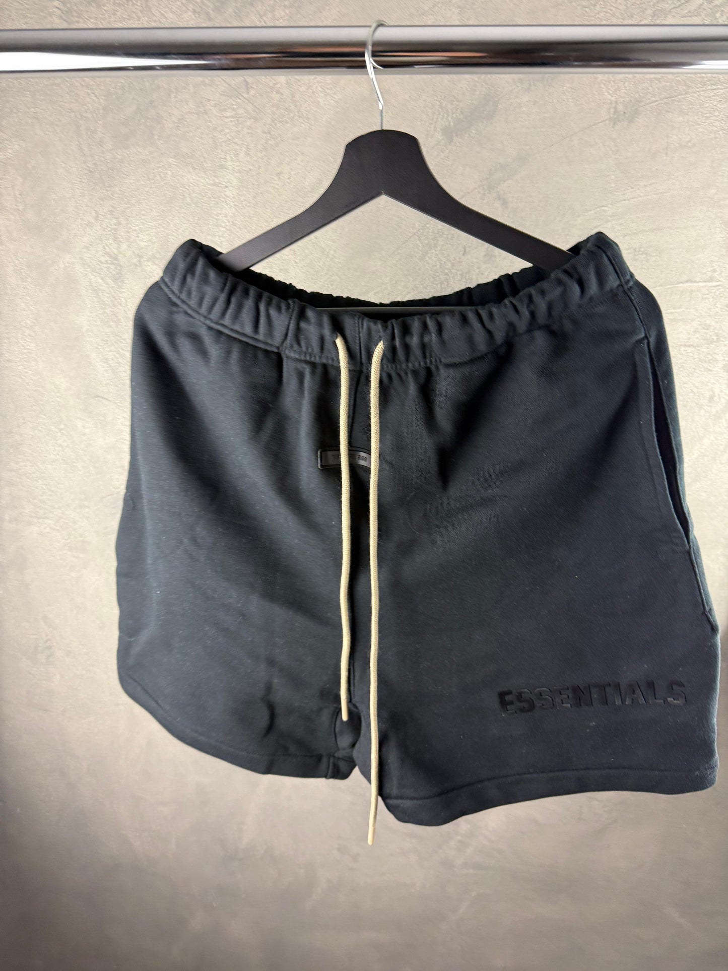 Essentials Shorts Black - Man, Size (M)