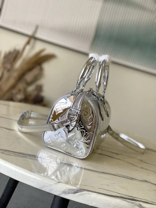 Louis Vuitton - handbag