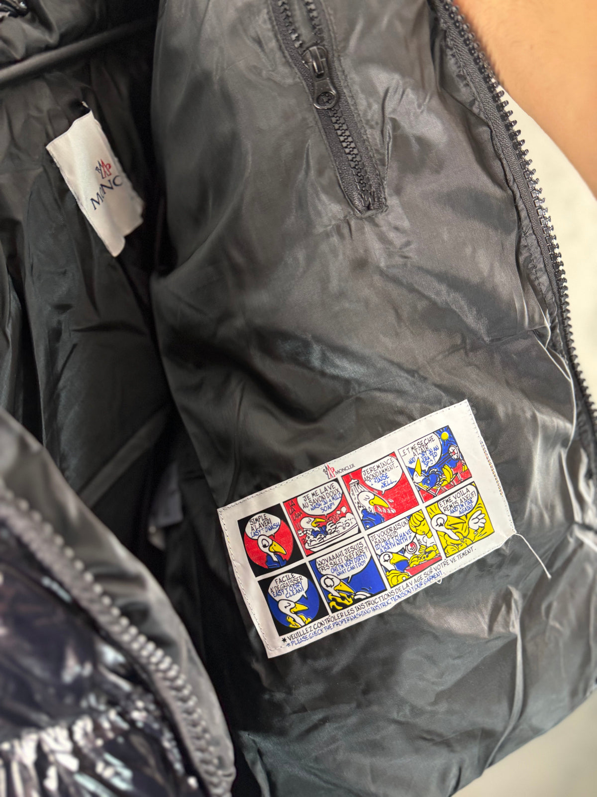 Herren – schwarze Moncler-Jacke