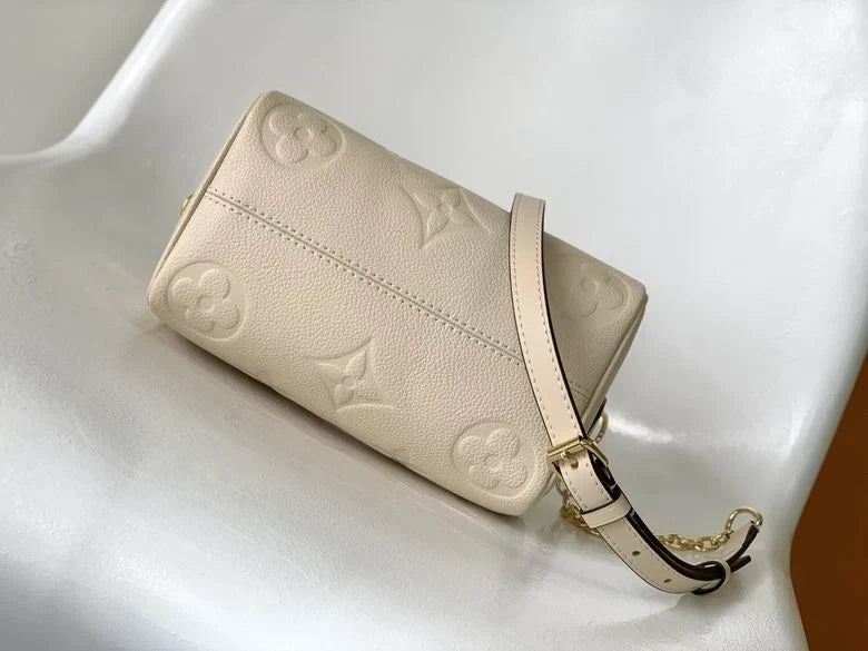 Louis Vuitton - bag