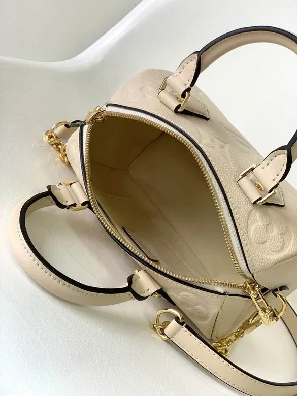 Louis Vuitton - bag