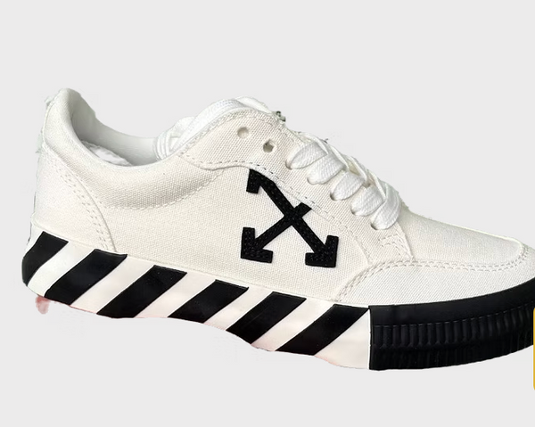 Off White Sneaker Black White