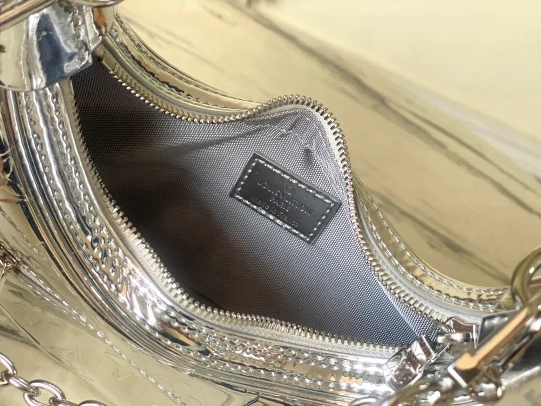 Louis Vuitton - bag
