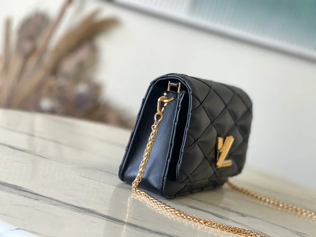 Louis Vuitton - bag