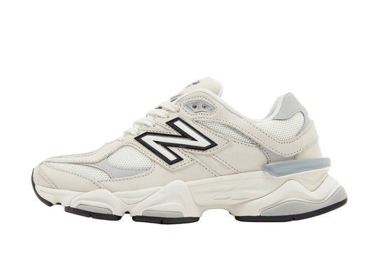 New Balance - white black logo